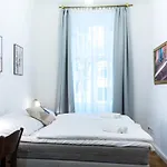 Appartement Lublanska 12