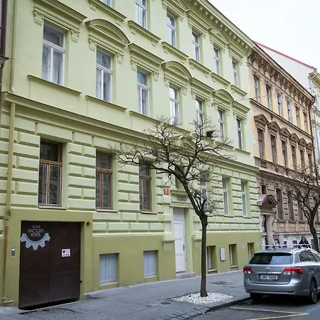 Lublanska 12 Прага