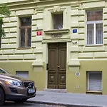 Lublanska 12 * Πράγα